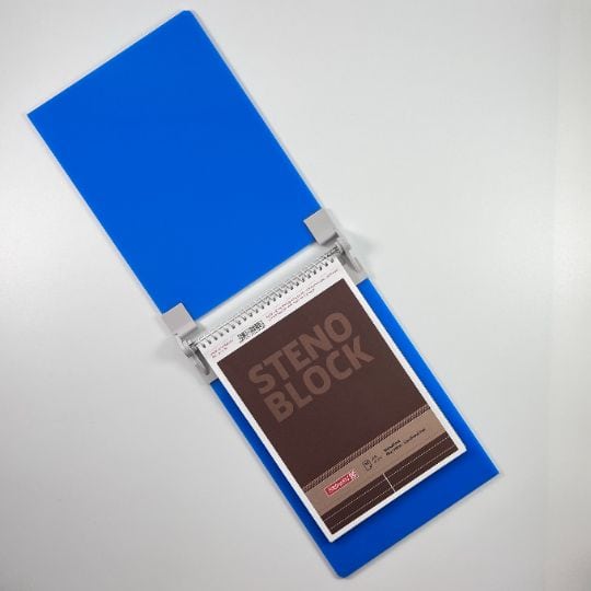 IKE-O-Pad Steno aufgeklappt mit Stenoblock